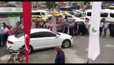 Bursa'da bir ton "Maraş dondurması" bir saatte tükendi