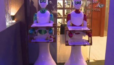 Garsonların yerini robotlar aldı