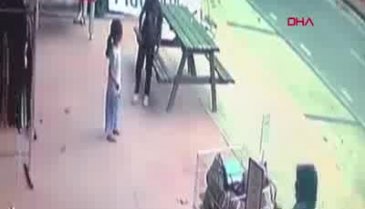 Bursa'da kendilerini uyaran zabıta memurunu yaraladılar