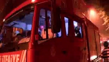 4 katlı binada korkutan yangın