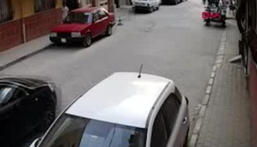 Motosikletlilerin çarpıştığı kaza güvenlik kamerasında