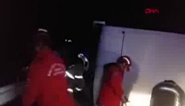 Bandırma'da yolcu minibüsü devrildi: 10 yaralı