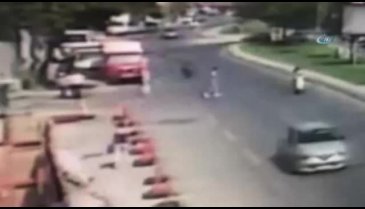 Yayaya çarpıp kaçtılar!