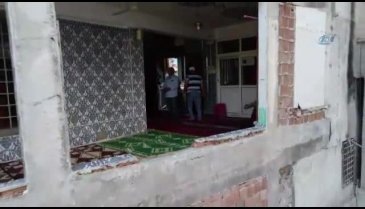 Bu caminin bir duvarı yok