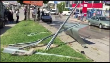 Bursa'da kontrolden çıkan otomobil takla attı