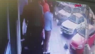 Tacizciye sokak ortasında dayak!