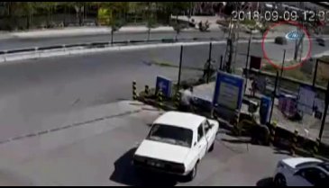 10 yaşındaki çocuğa çarpıp kaçtı!