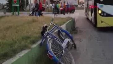 Bursa'da otomobilin çarptığı bisiklet sürücüsü ağır yaralandı