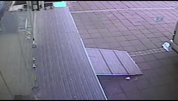 7. kattan düşen kedi için seferber oldular