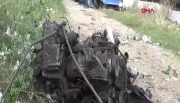 Bursa'da otomobil, bariyerlere çarpıp, tarlaya uçtu: 3 yaralı