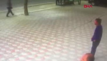 Minibüs durağa daldı! 4 yaralı