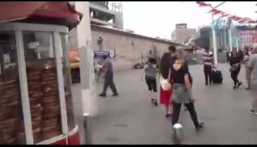 Şaşırtan görüntü! Omuz atma kavgasında bu kez...
