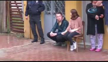 Bursa'da ailesinin iş yeri alev aldı genç kız gözyaşlarına boğuldu