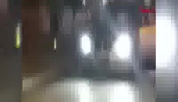 Tepki çeken görüntü! 2 kişi araçtan inip...