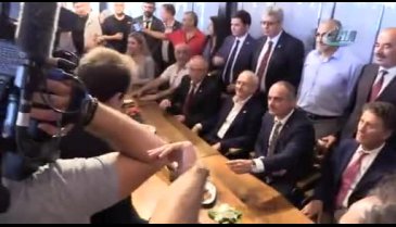 Kılıçdaroğlu, Bursa'da Celal Bayar'ın kabrini ziyaret etti