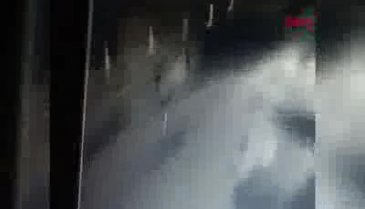 Bursa'da kendisine çarpıp kaçan sürücüye kızdı, 4 aracı kundakladı