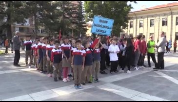 Bursa'da yeni eğitim-öğretim yılı törenle başladı