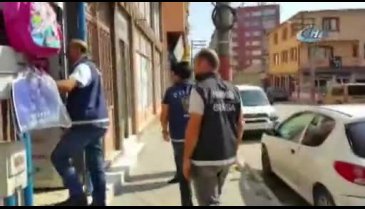 Bursa polisinden okul çevrelerindeki kıraathane ve kafelere sıkı denetim!