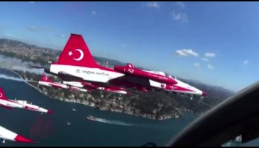 Türk Yıldızları'nın kokpitinden Boğaz manzaraları