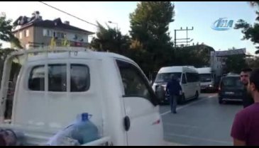 Bursa'da annesinin elini bırakan çocuk, motosikletin altında kaldı