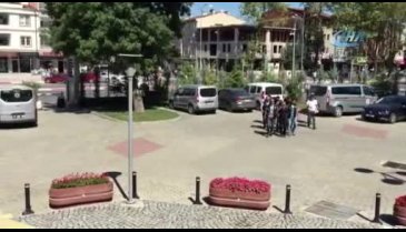 Bursa'da otoparktaki araçta uyuşturucu ile yakalanan 2 kişi tutuklandı