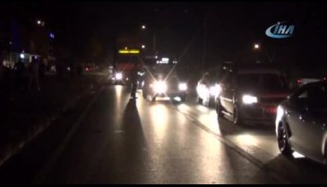 Bursa'da meyve yüklü TIR devrildi