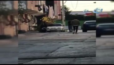 Bursa'da kaynanasını sokak ortasında tekme tokat dövdü - 2