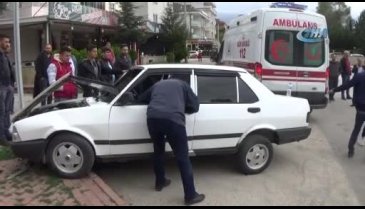 Bursa'da yeni aldığı araçla kaza yaptı, arkadaşı ölümden döndü