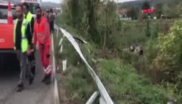Sigara izmaritini atmak isterken kaza yaptı