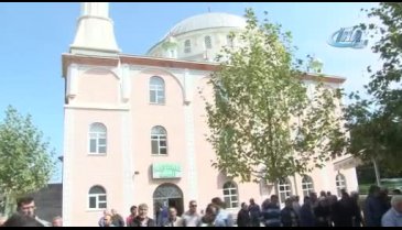 Bursa'da sevgilisi tarafından yakılarak öldürülen kadın gözyaşlarıyla uğurlandı