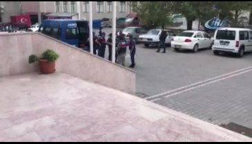 Bursa'da çaldıkları kablolarla suçüstü yakalandılar