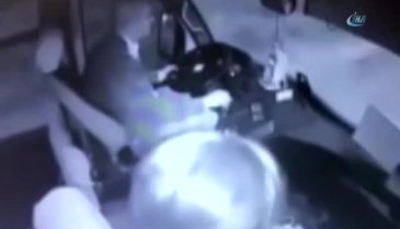 Otobüste genç kıza taciz rezaleti