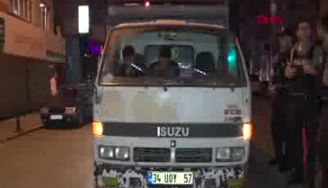 Polisi gören şoför bırakıp kaçtı!