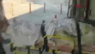 Bursa'da üzerine benzin döküp, kendisini ateşe verdi