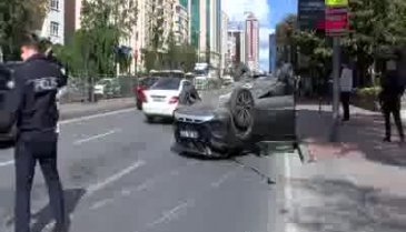 Bursa plakalı otomobil trafiği kilitledi