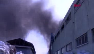 Bursa Yıldırım'da plastik geri dönüşüm tesisinde yangın -2