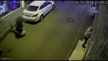 Anne oğul uyardıkları kişi tarafından darp edildi