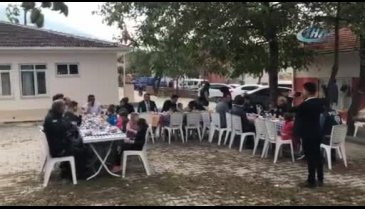 Bursa'da minikler çakı gibi polis oldu