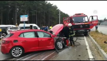 Bursa'da otomobille cip çarpıştı: 5 yaralı var
