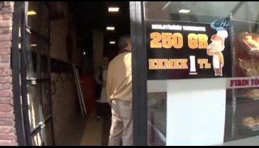 Bursa'da ekmeği 1 lira yaptı, işleri yüzde 40 arttı