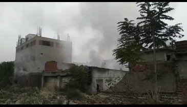 Bursa'da metruk binada yangın çıktı