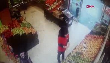 Markette vahşet! Genç kızı herkesin gözü önünde...