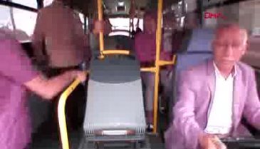 Yaşlı sürücüye yumruklu saldırı kamerada