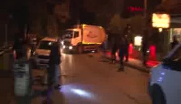 İstanbul'da bir kişi önüne geleni bıçakladı2