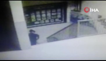 Bursa'da okula girip müdürün bilgisayarını çaldılar