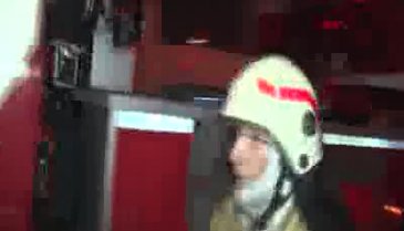 3 katlı iş hanında yangın