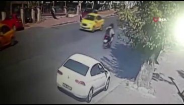 Oto galeriye kurşun yağdırdılar