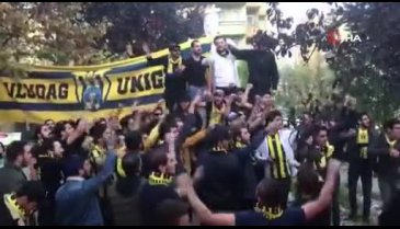 Bursa'da derbi öncesi taraftardan anlamlı tezahürat