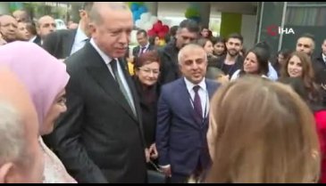 Erdoğan özel çocuklarla şarkı söyledi