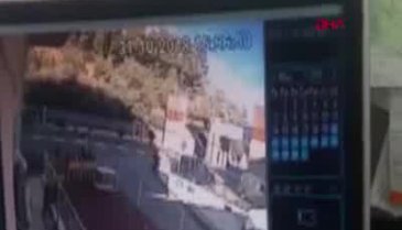 İğrenç taciz! Elini pantolonunun içine sokup...